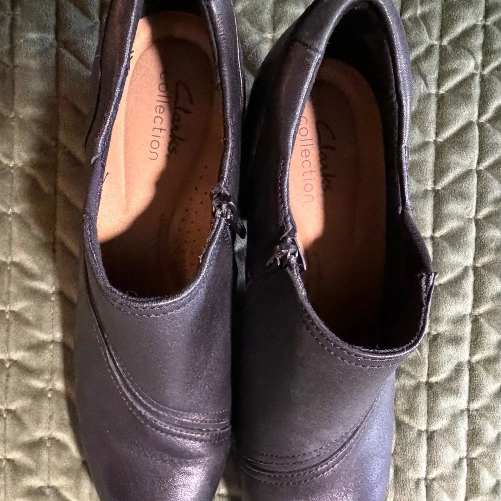 Clarks‎ Emily 2 black bootie boots leather shoes size 9 1/2